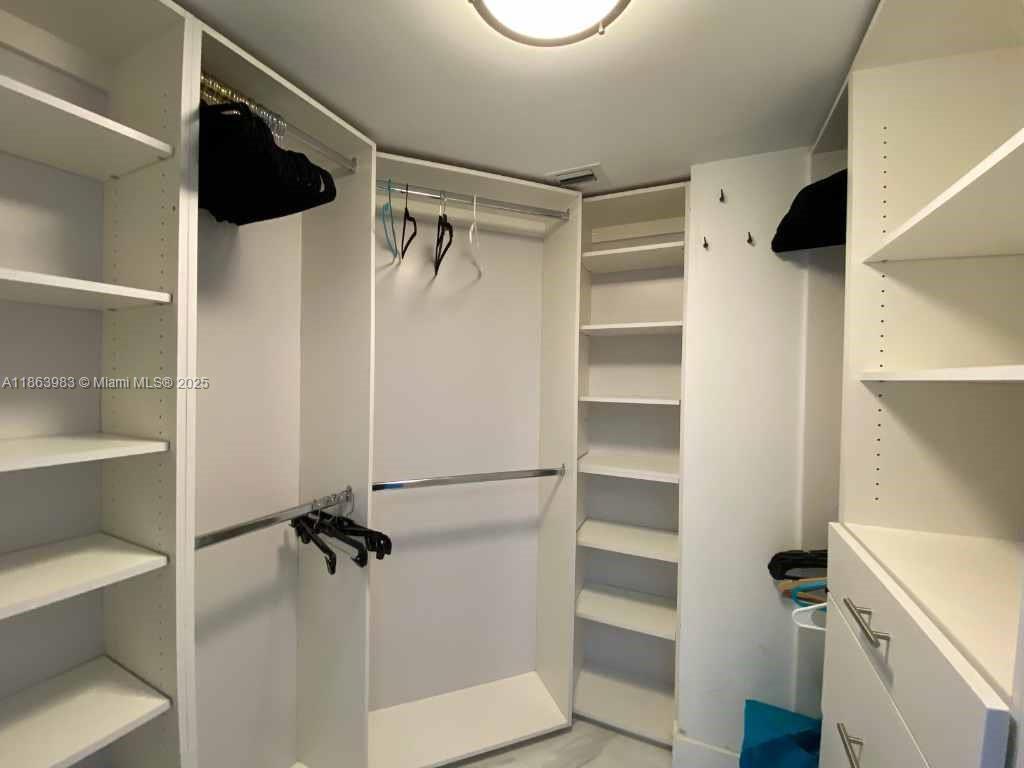 3530 Mystic Pointe Dr #3014, Aventura FL 33180