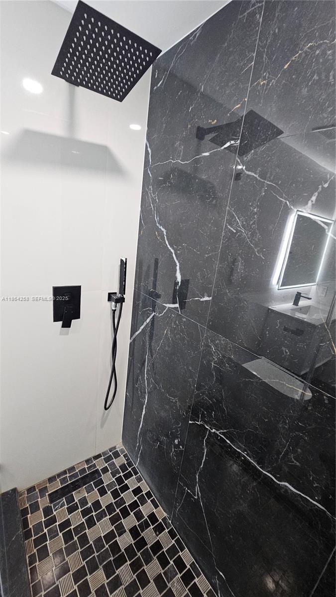 1861 NW North River Dr #11, Miami FL 33125