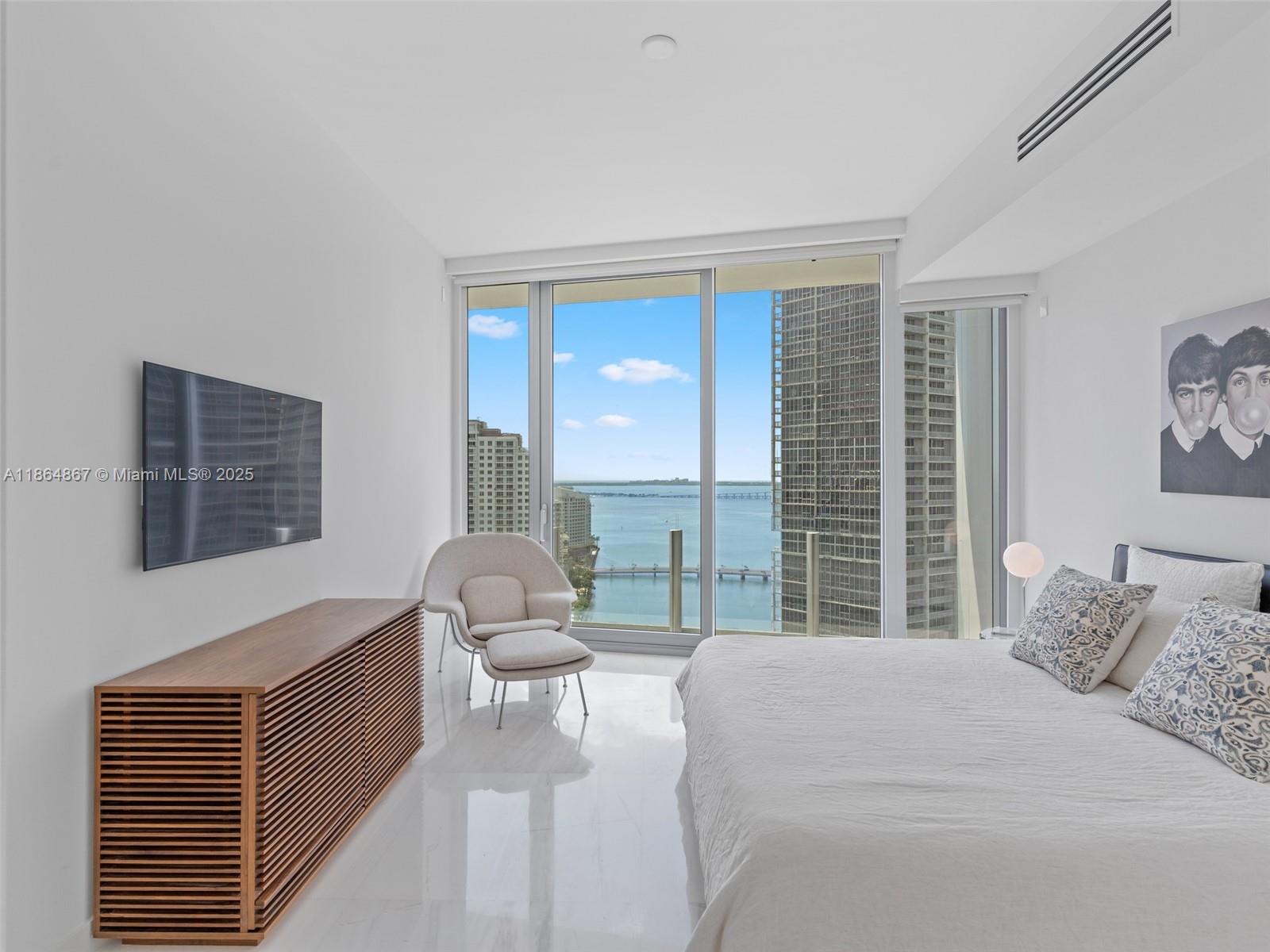 300 Biscayne Blvd Way #2505, Miami FL 33131