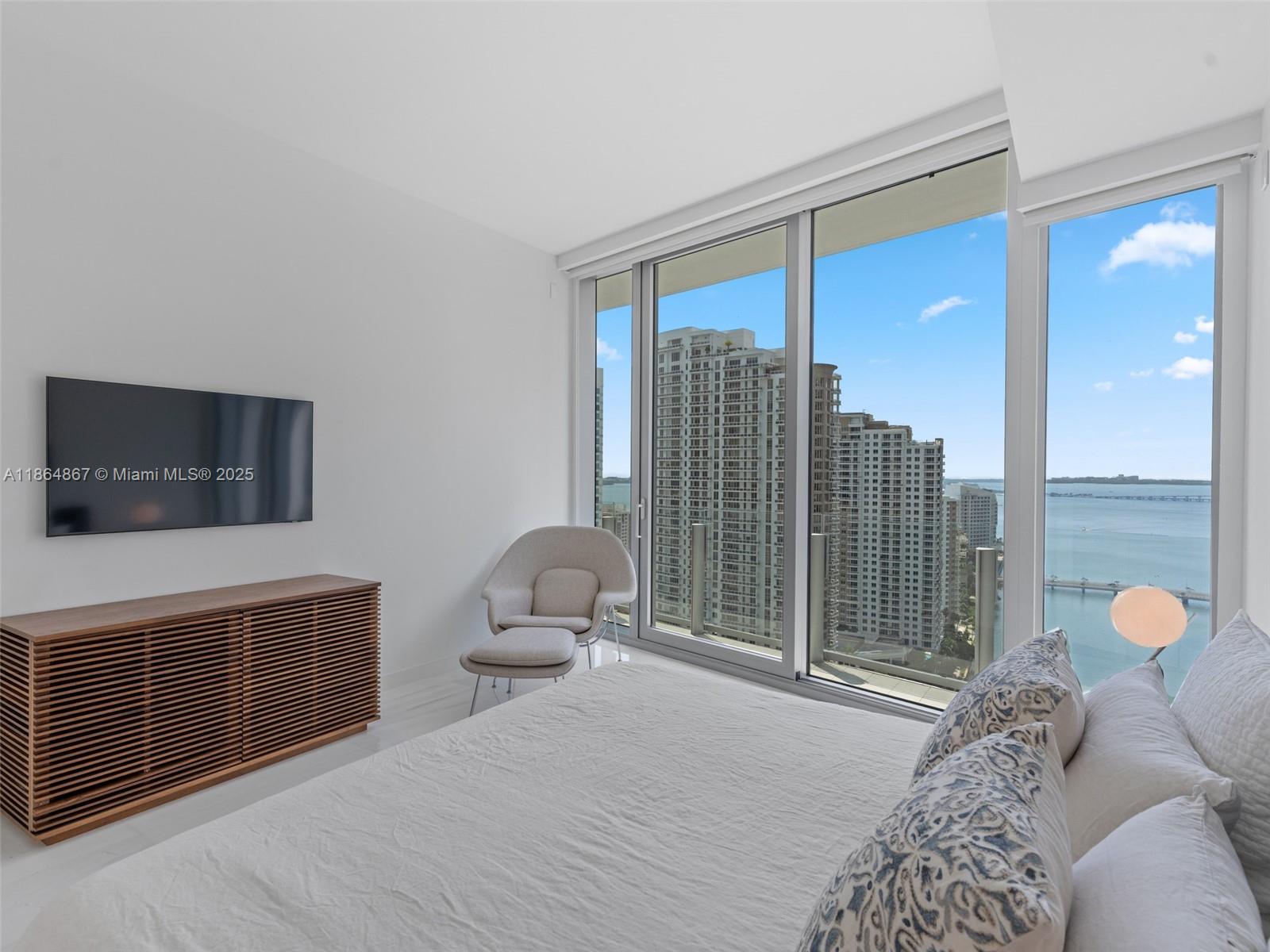 300 Biscayne Blvd Way #2505, Miami FL 33131
