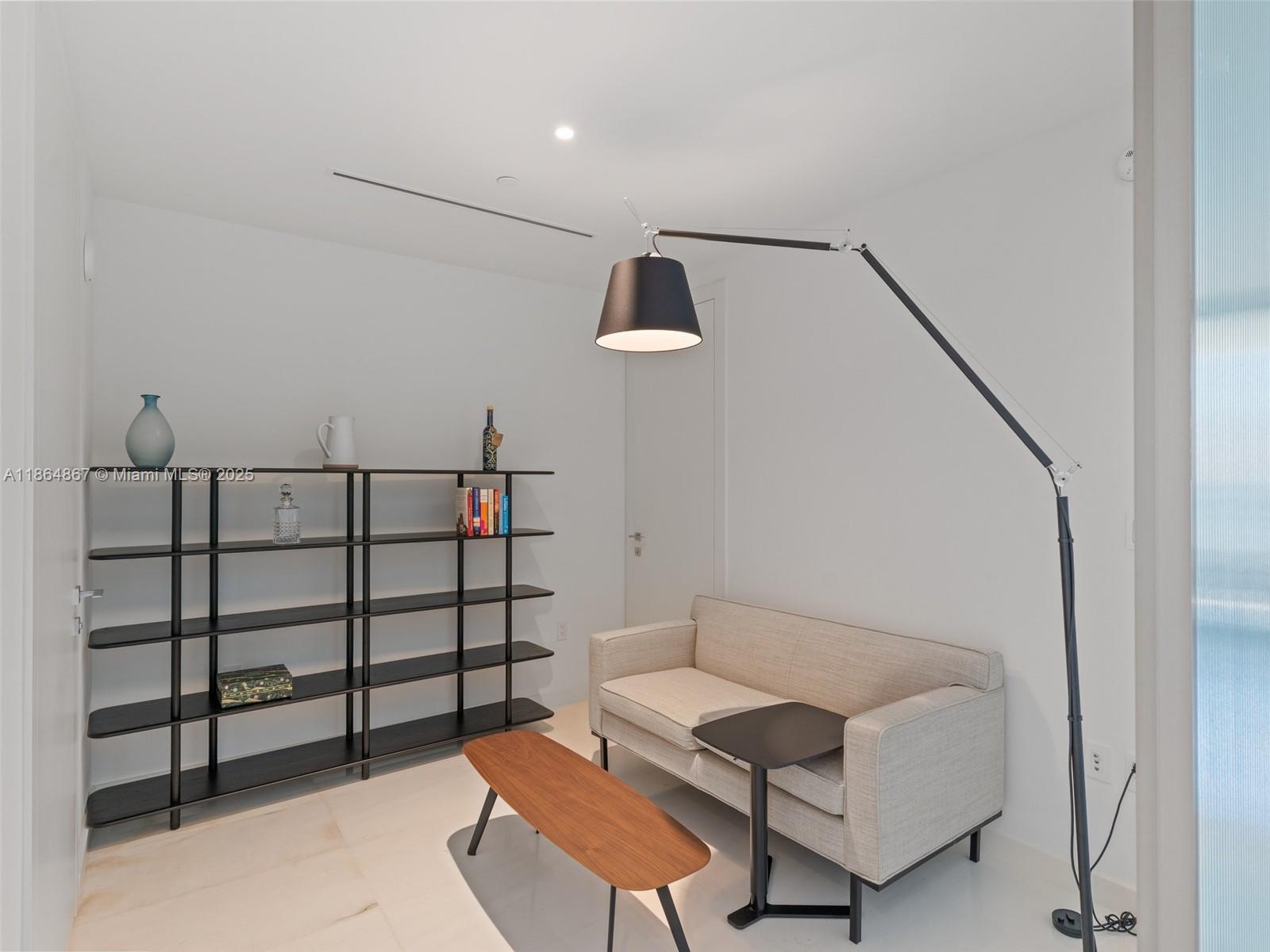 300 Biscayne Blvd Way #2505, Miami FL 33131