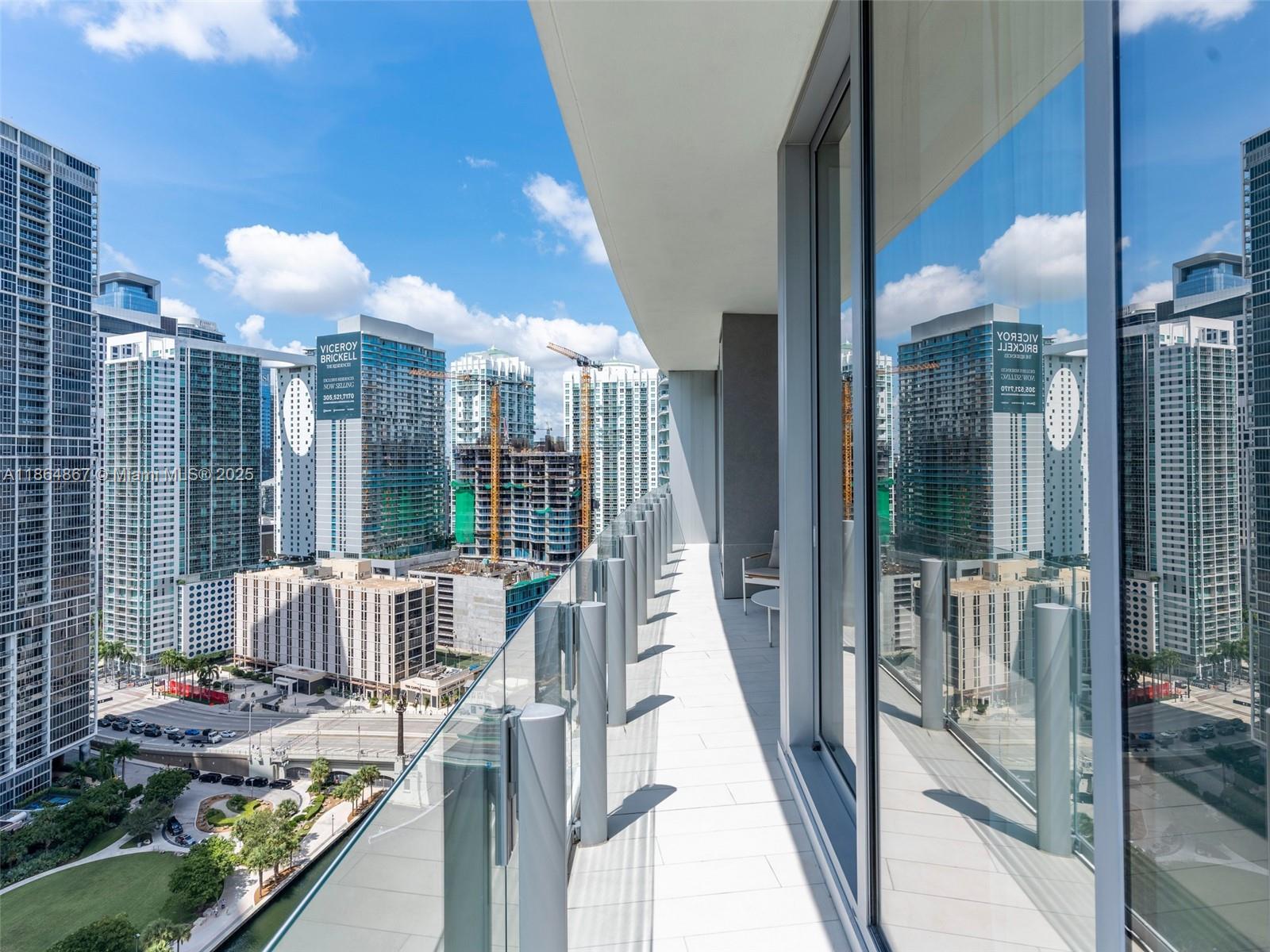 300 Biscayne Blvd Way #2505, Miami FL 33131