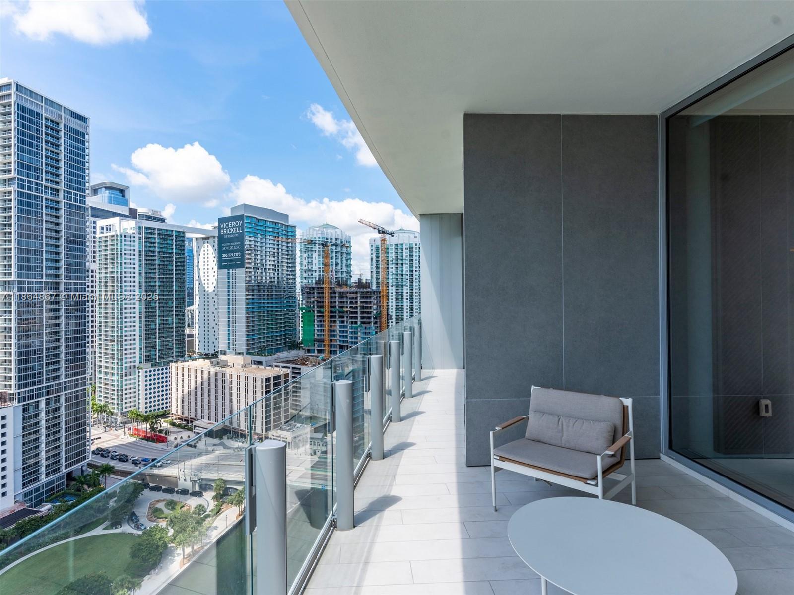 300 Biscayne Blvd Way #2505, Miami FL 33131