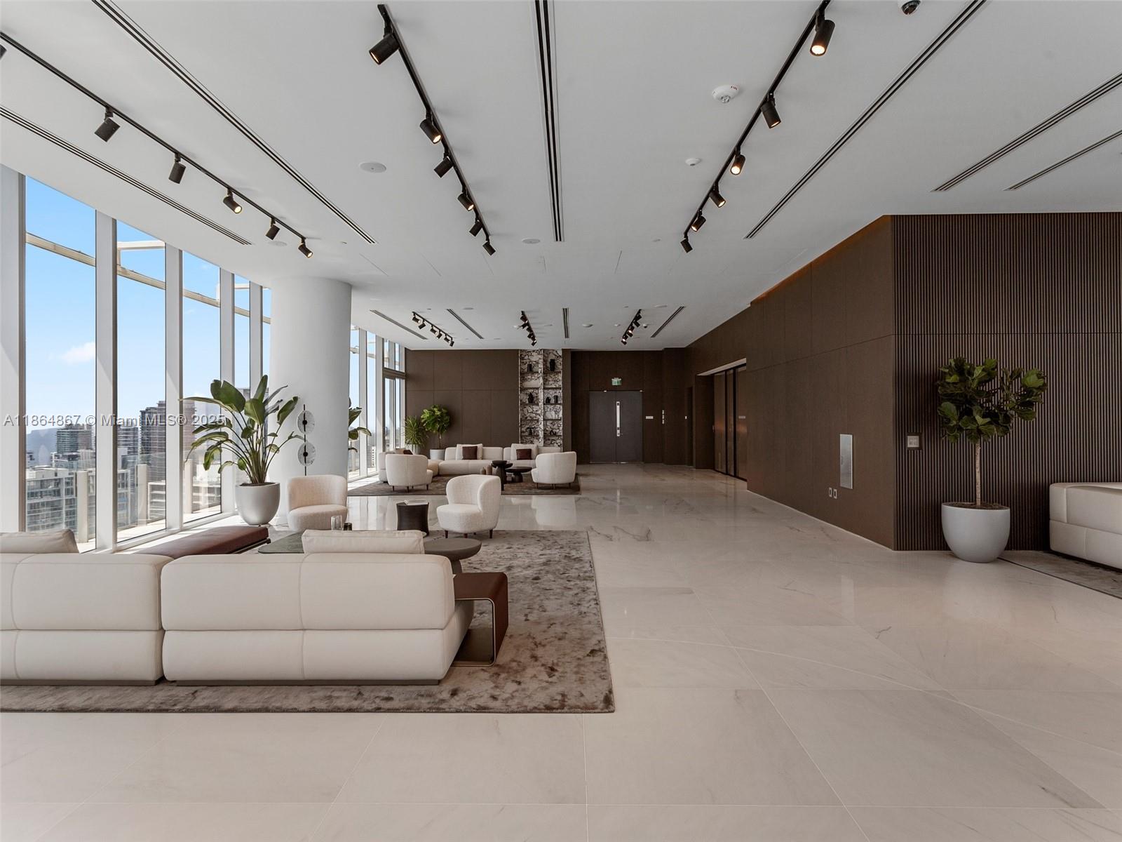 300 Biscayne Blvd Way #2505, Miami FL 33131