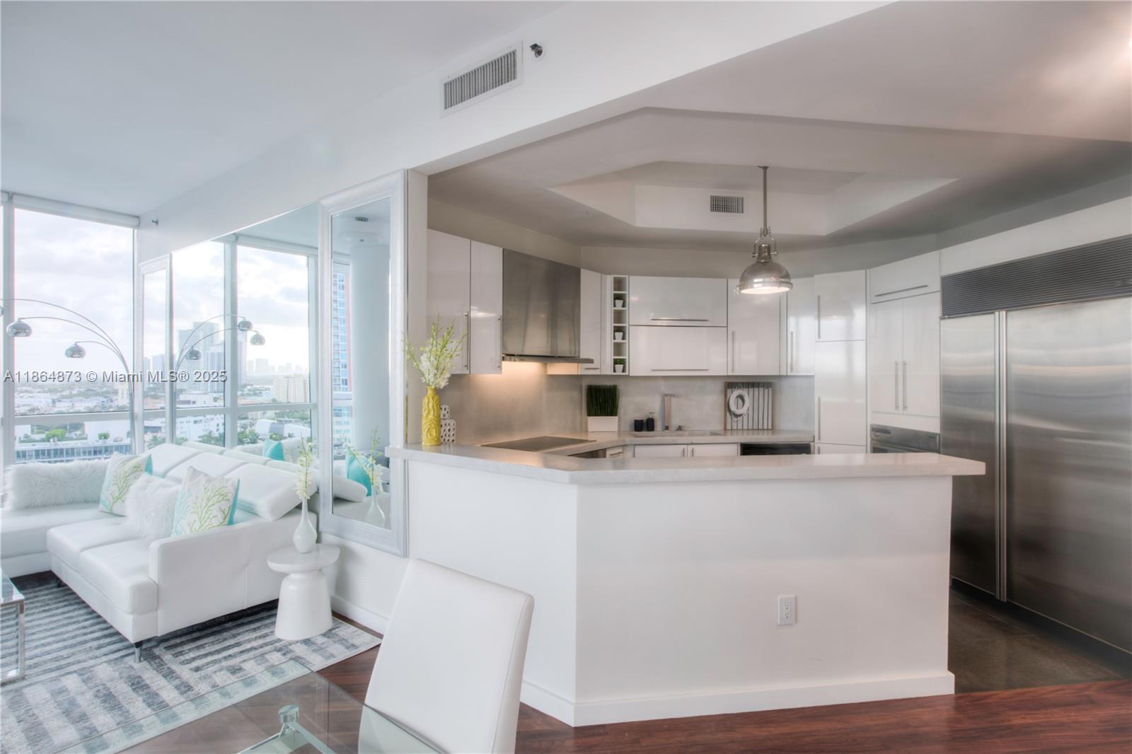 100 S Pointe Dr #1501, Miami Beach FL 33139