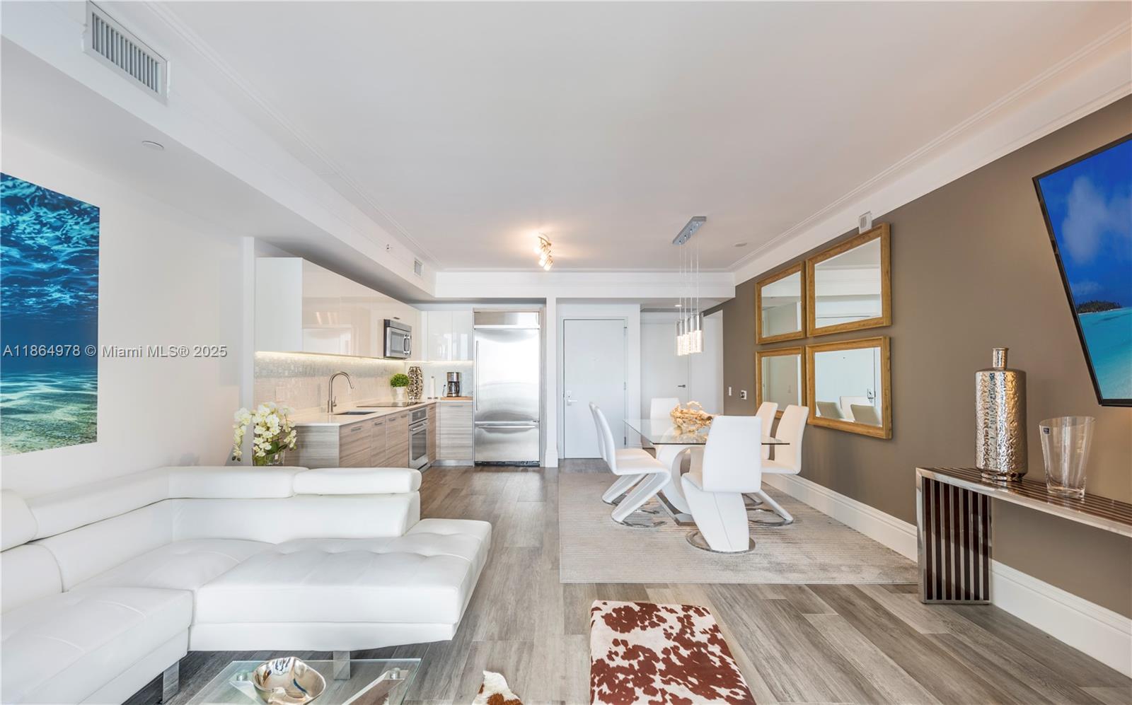 1300 Brickell Bay Dr #1909, Miami FL 33131