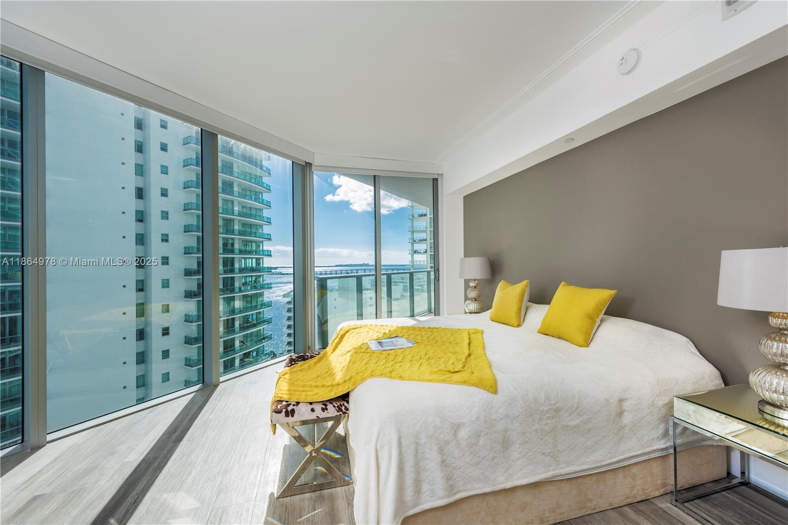 1300 Brickell Bay Dr #1909, Miami FL 33131
