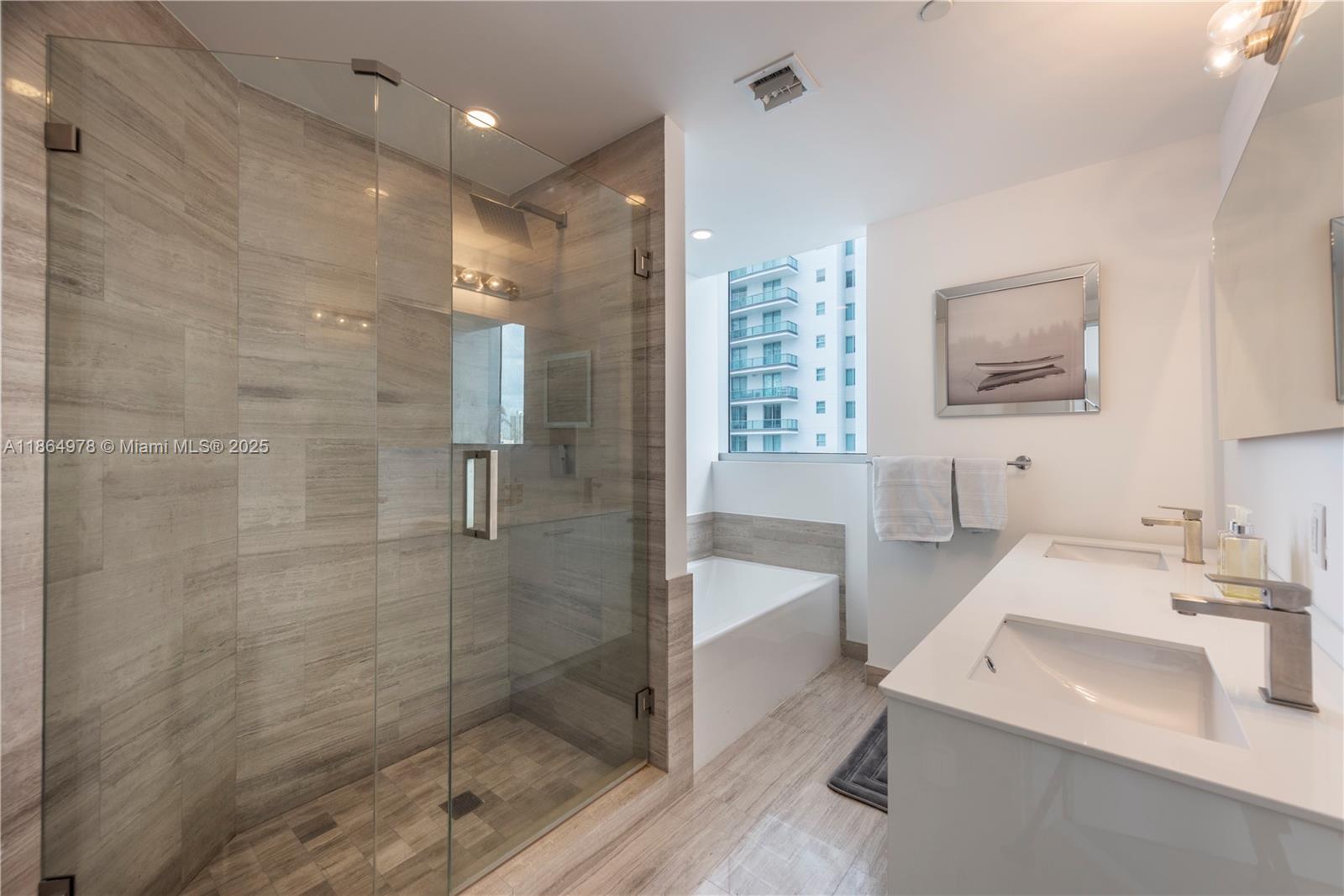 1300 Brickell Bay Dr #1909, Miami FL 33131