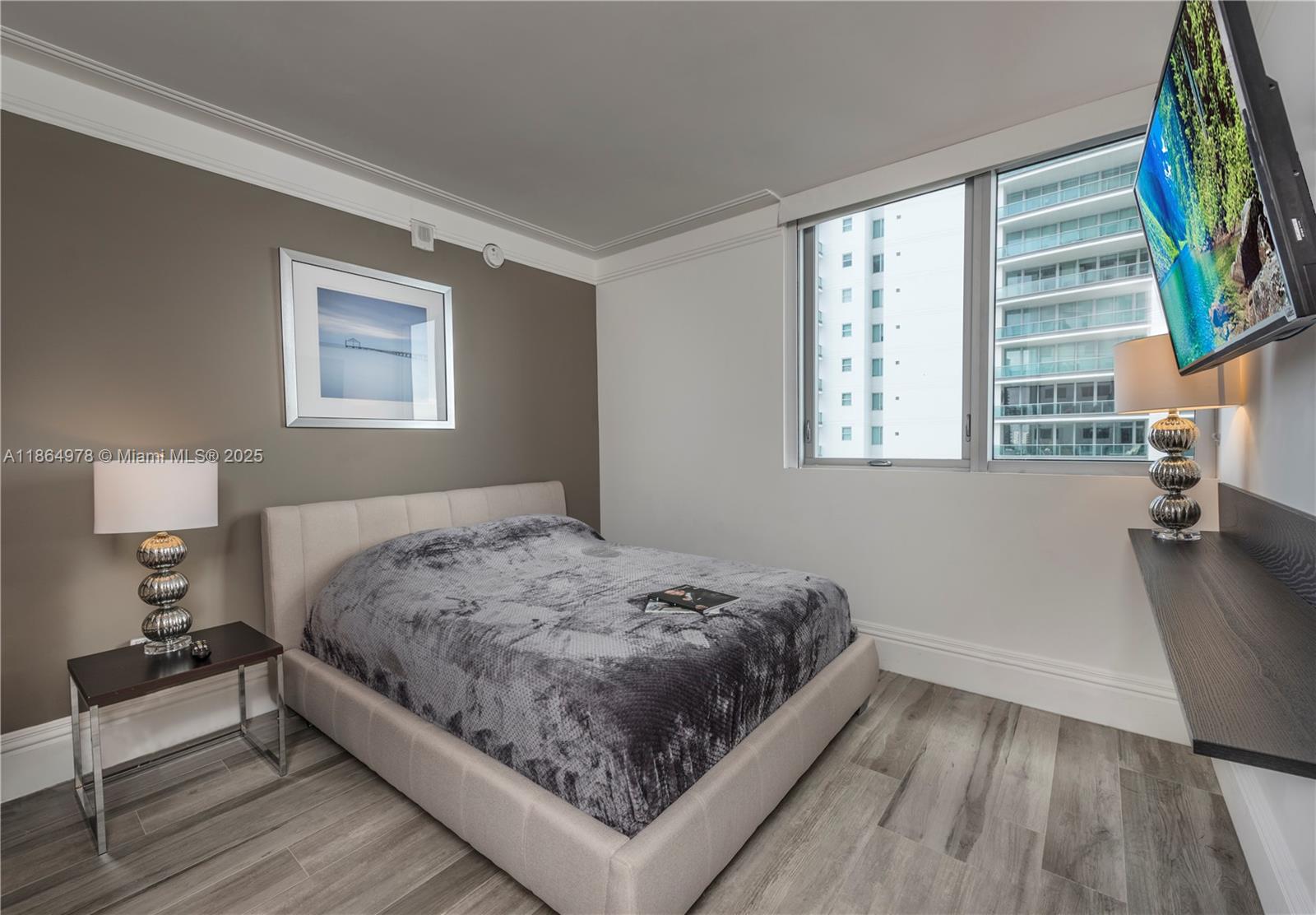 1300 Brickell Bay Dr #1909, Miami FL 33131