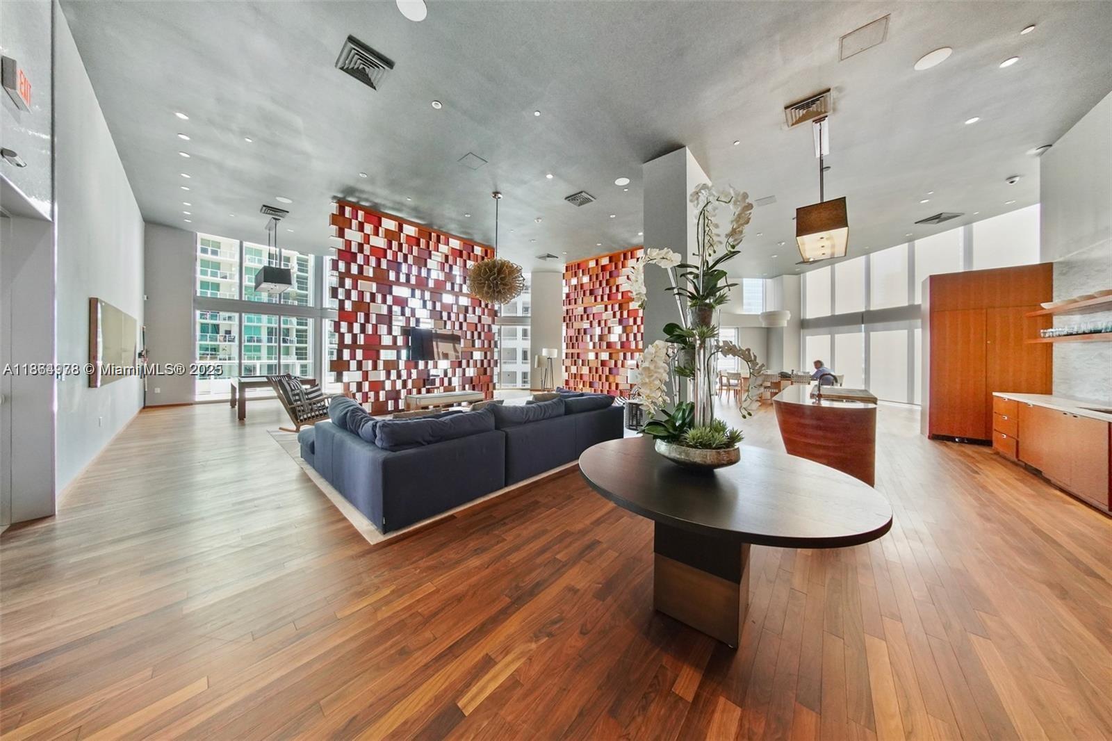 1300 Brickell Bay Dr #1909, Miami FL 33131