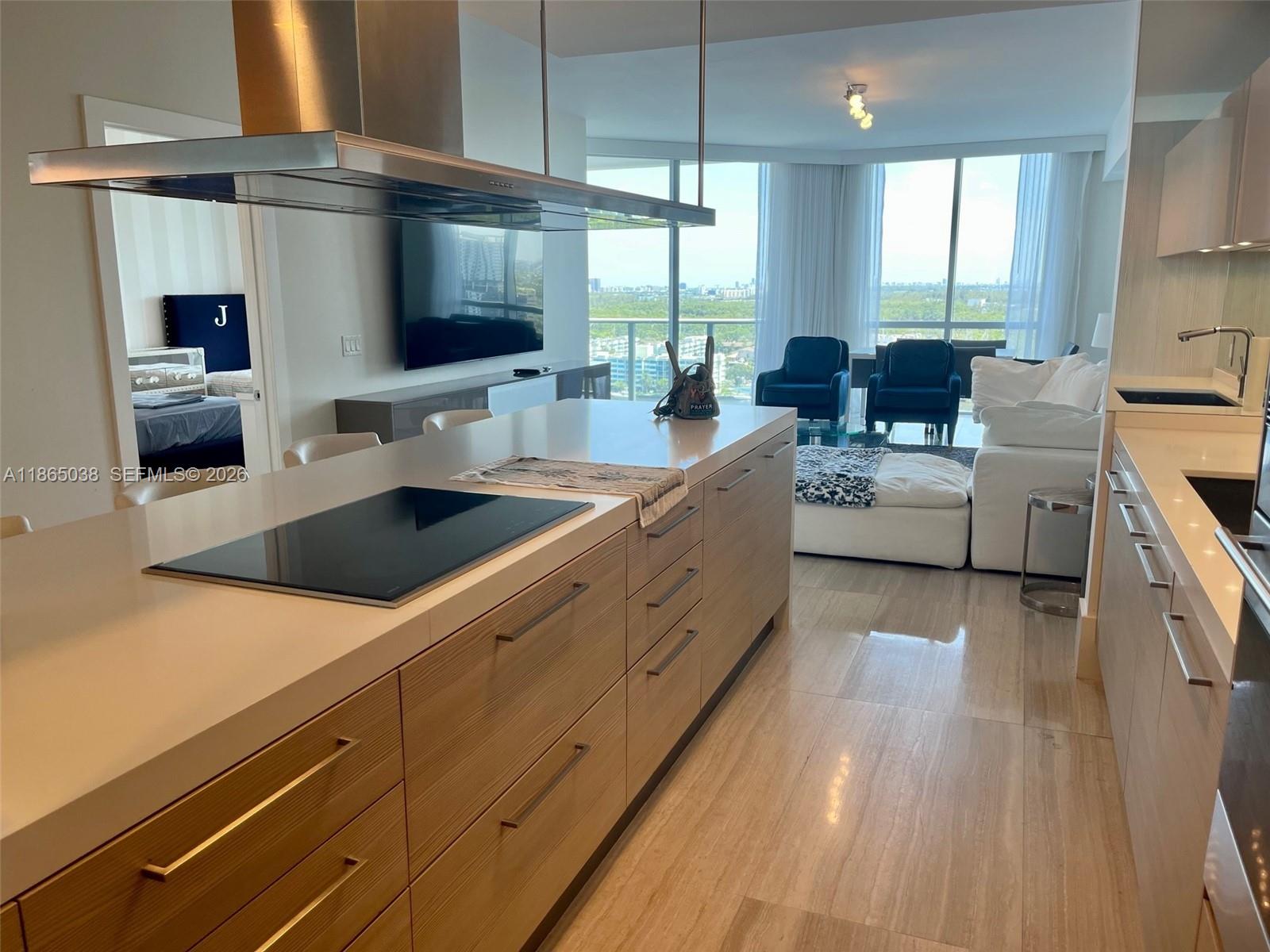 17111 Biscayne Blvd #1806, North Miami Beach FL 33160
