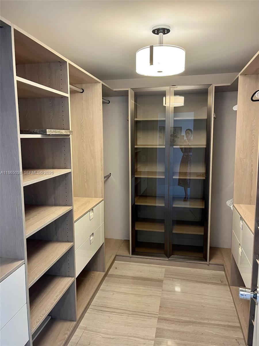 17111 Biscayne Blvd #1806, North Miami Beach FL 33160