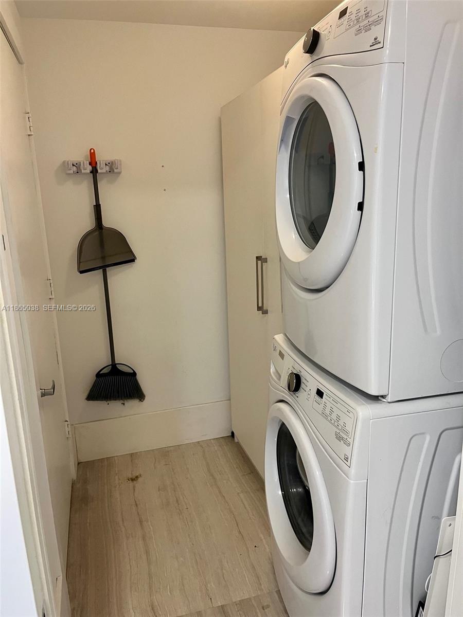 17111 Biscayne Blvd #1806, North Miami Beach FL 33160