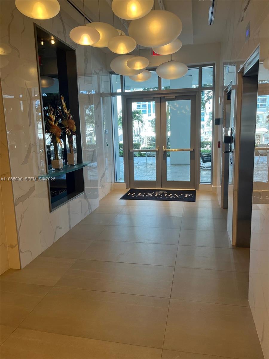 17111 Biscayne Blvd #1806, North Miami Beach FL 33160