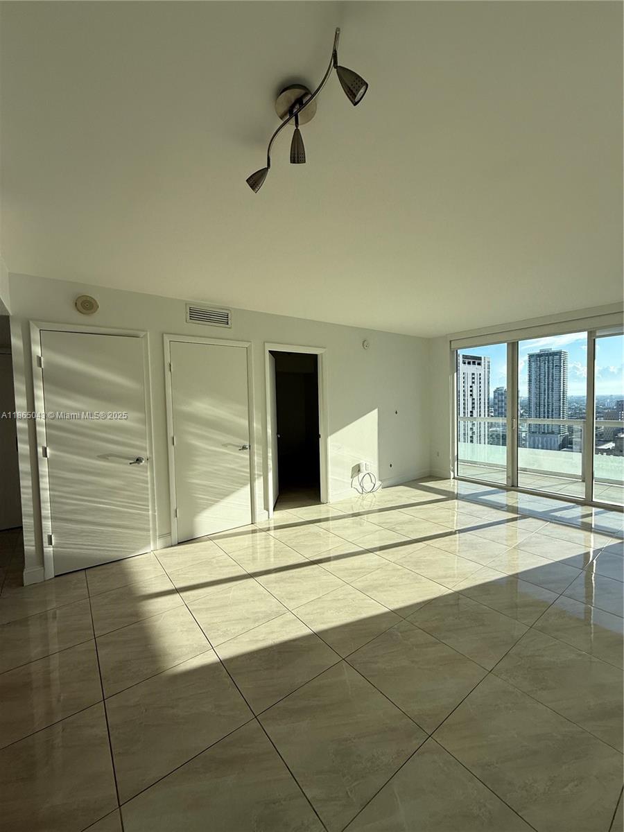 50 Biscayne Blvd #3405, Miami FL 33132