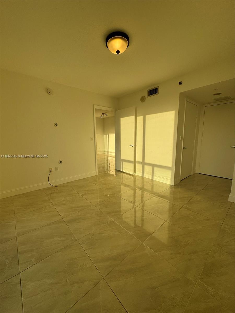 50 Biscayne Blvd #3405, Miami FL 33132