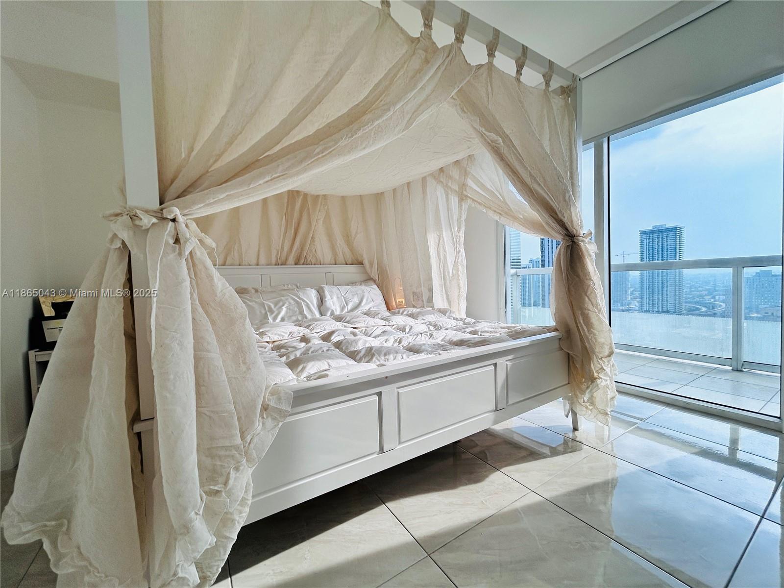 50 Biscayne Blvd #3405, Miami FL 33132