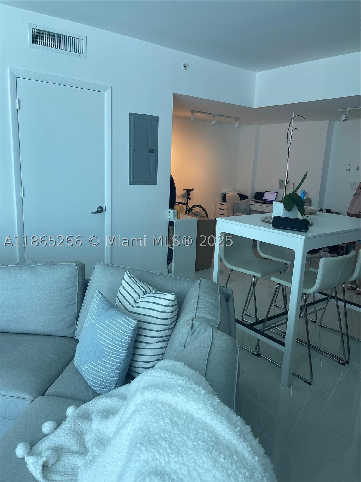 350 S Miami Ave #1108, Miami FL 33130