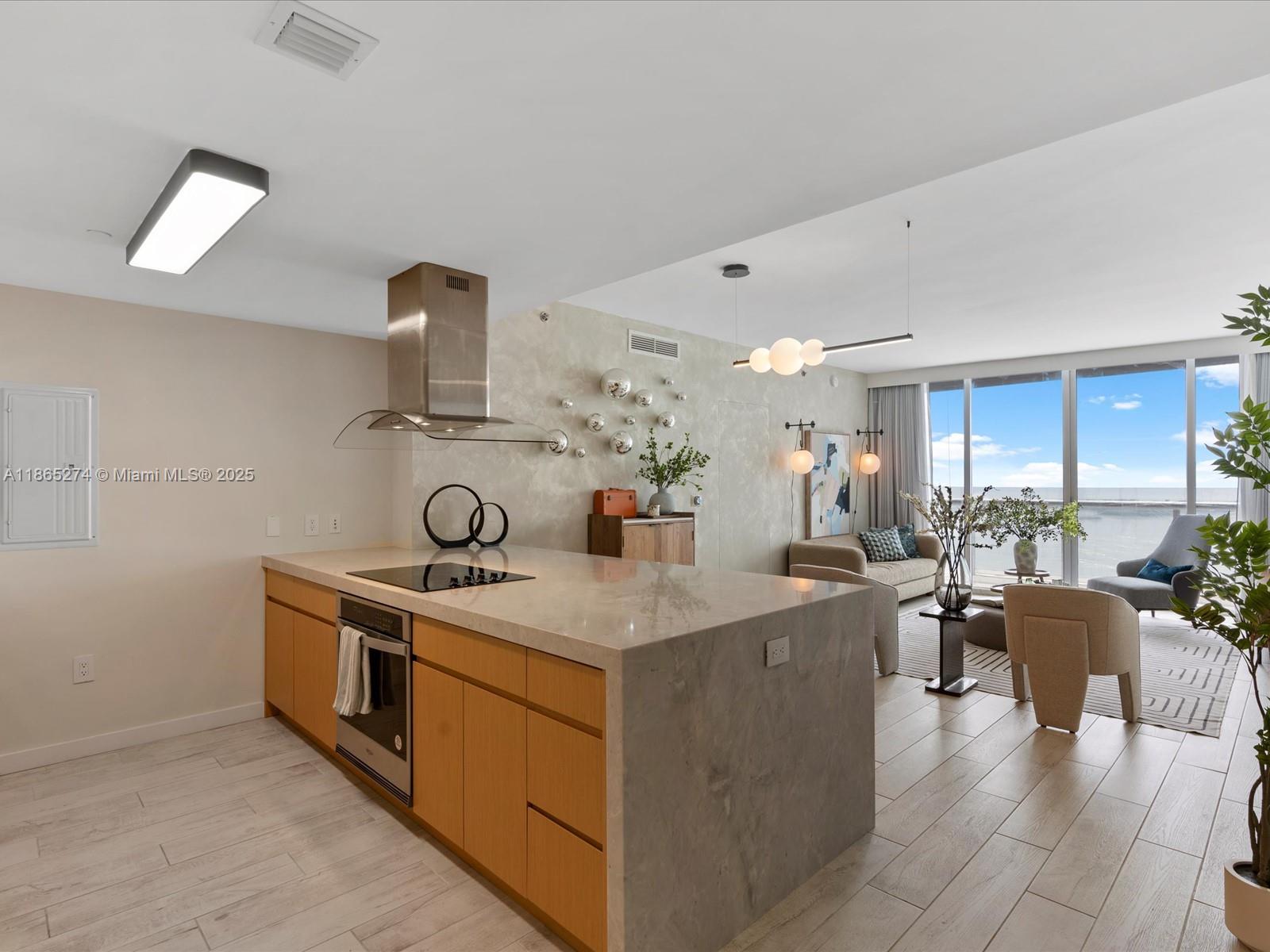 465 Brickell Ave #4905, Miami FL 33131