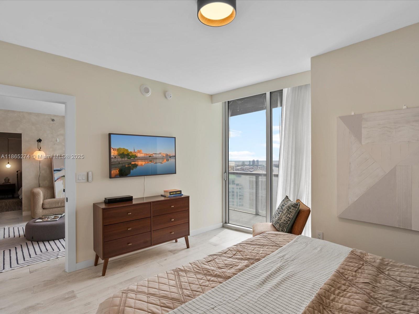 465 Brickell Ave #4905, Miami FL 33131