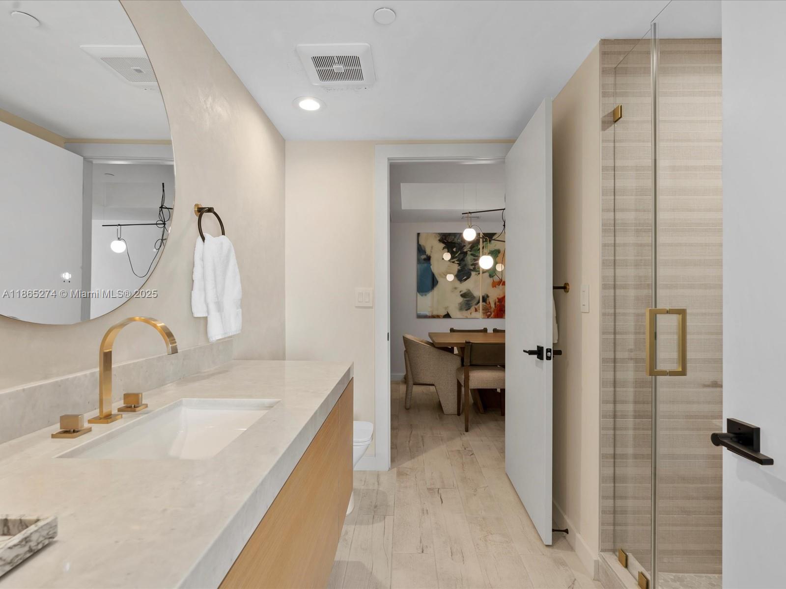 465 Brickell Ave #4905, Miami FL 33131