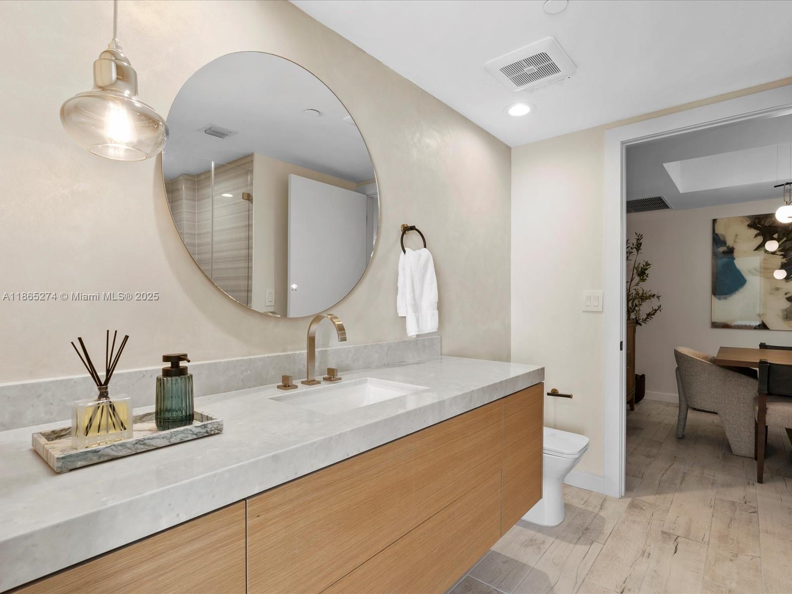 465 Brickell Ave #4905, Miami FL 33131