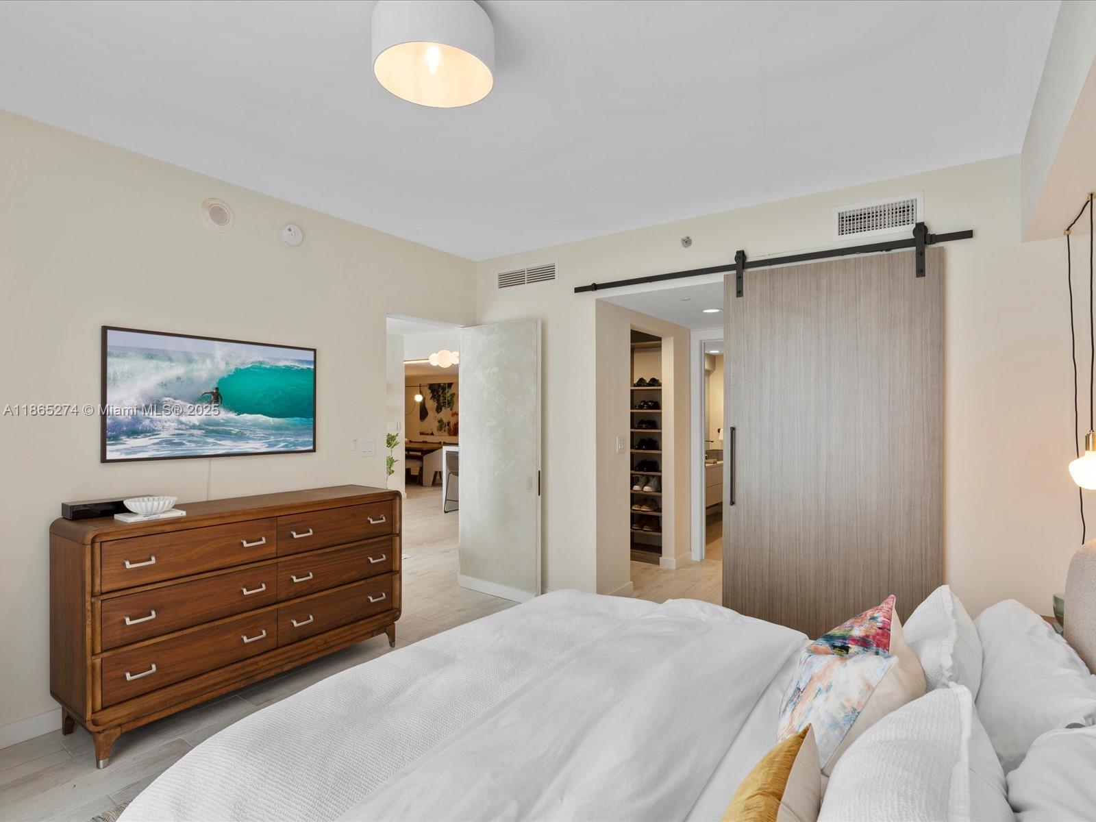 465 Brickell Ave #4905, Miami FL 33131