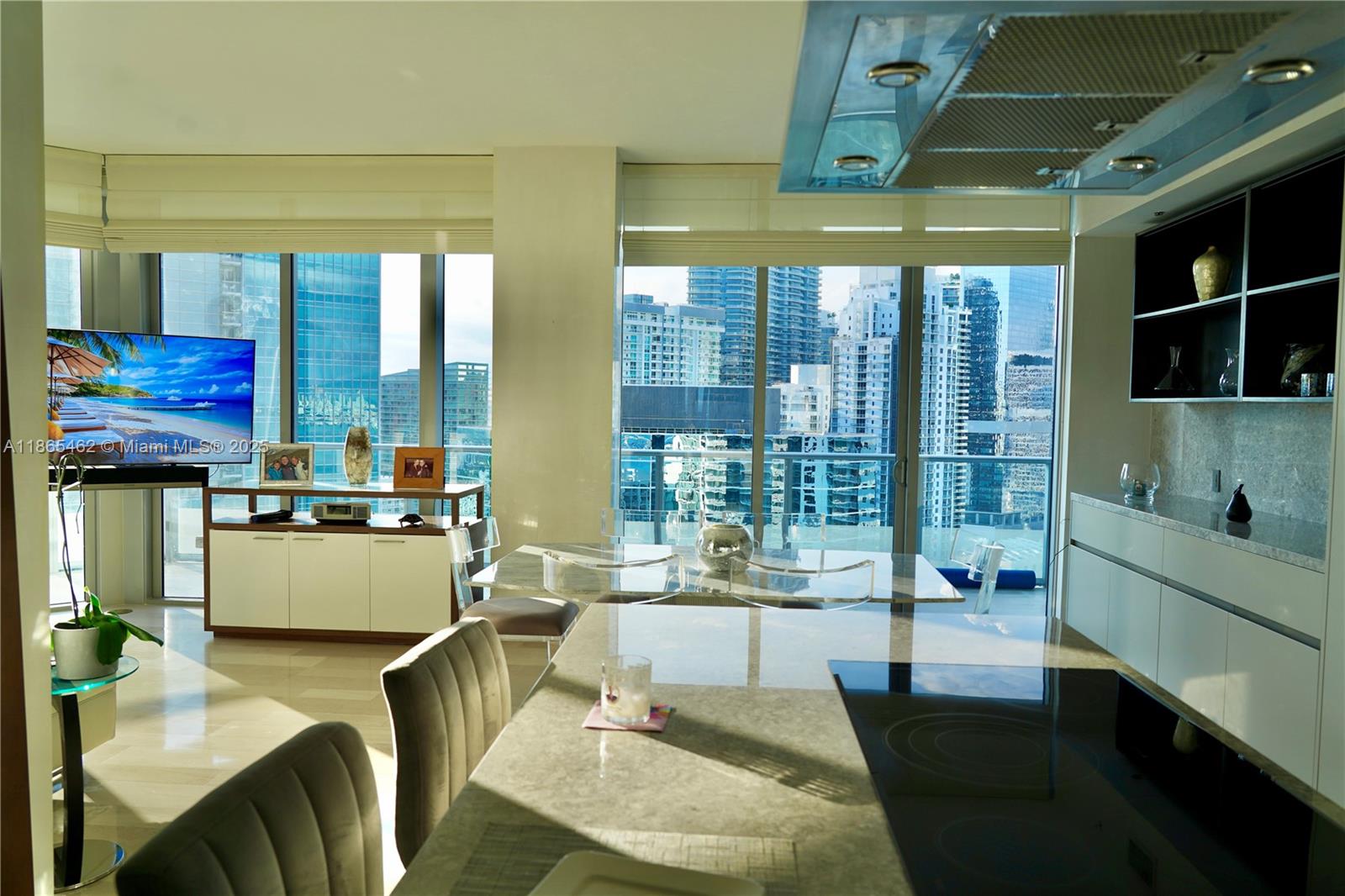 1300 Brickell Bay Dr #3701, Miami FL 33131