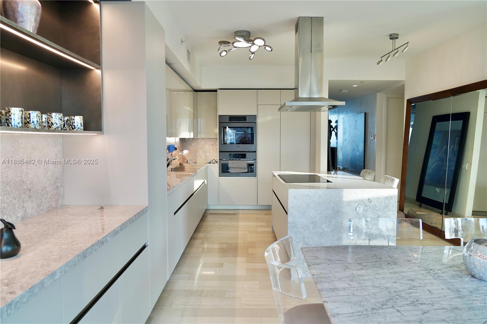 1300 Brickell Bay Dr #3701, Miami FL 33131