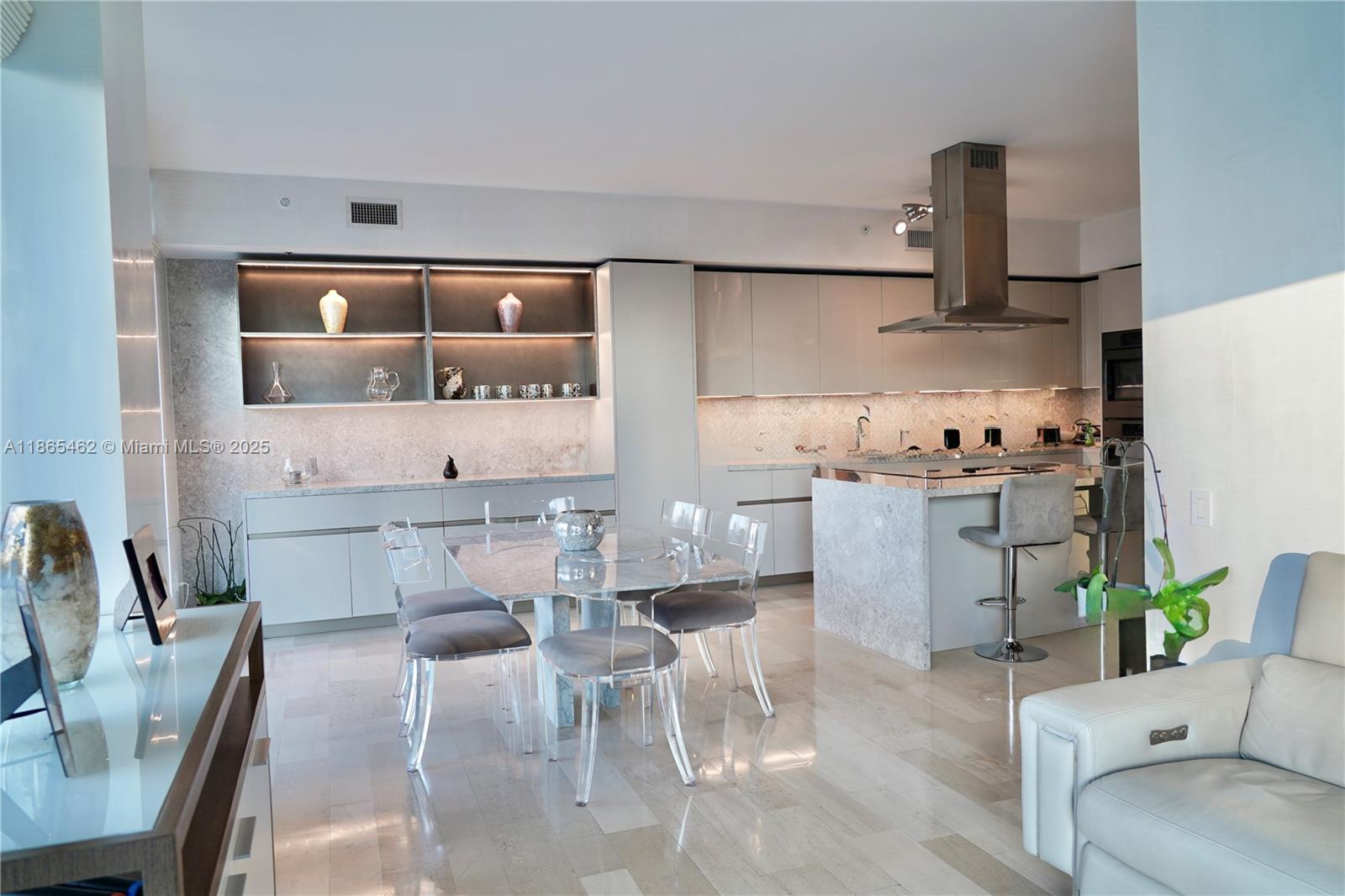 1300 Brickell Bay Dr #3701, Miami FL 33131