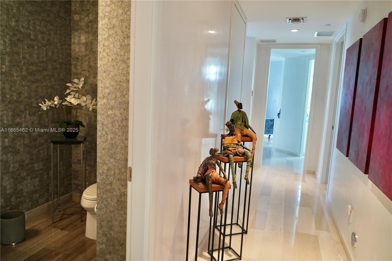 1300 Brickell Bay Dr #3701, Miami FL 33131