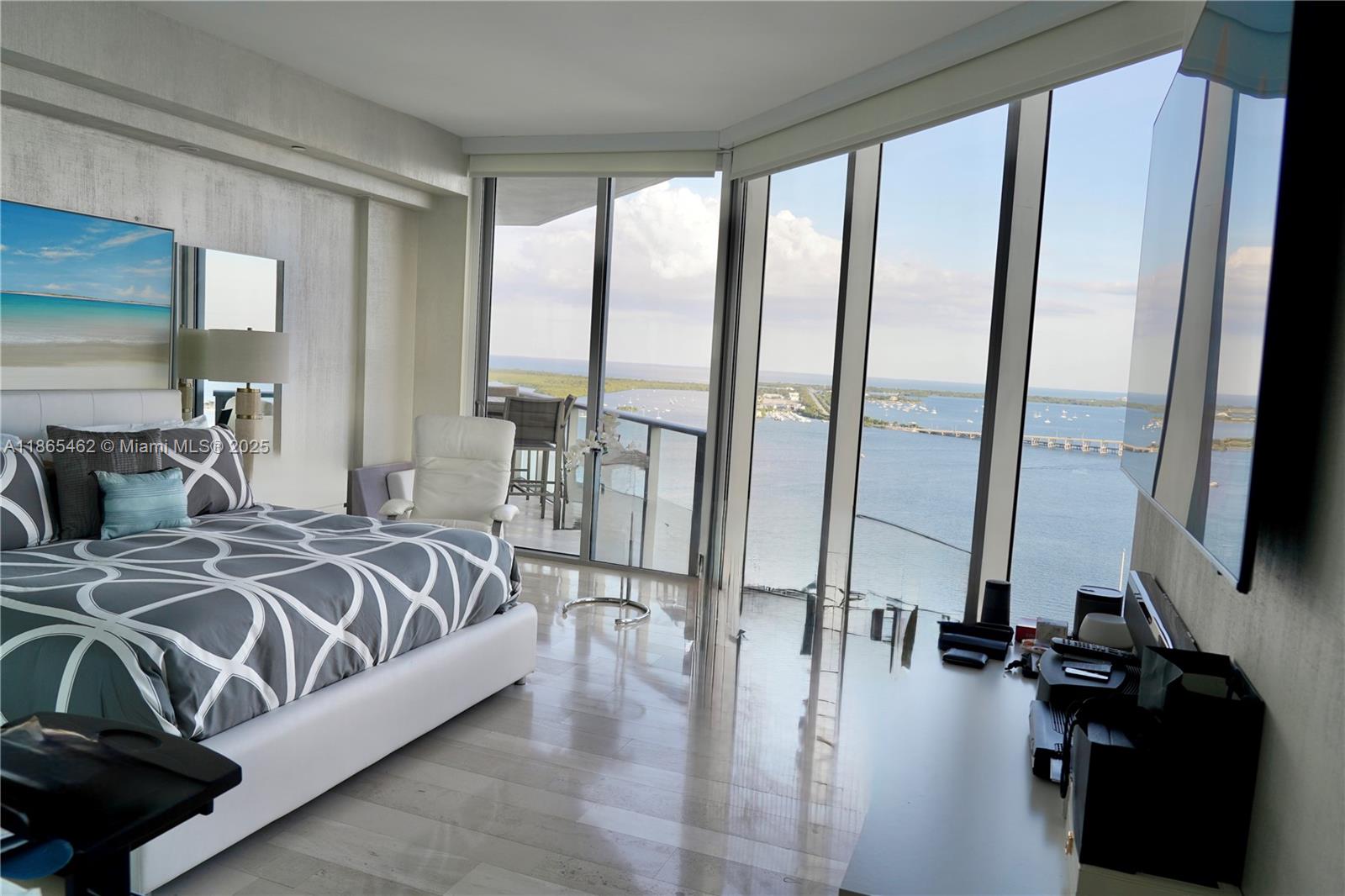 1300 Brickell Bay Dr #3701, Miami FL 33131