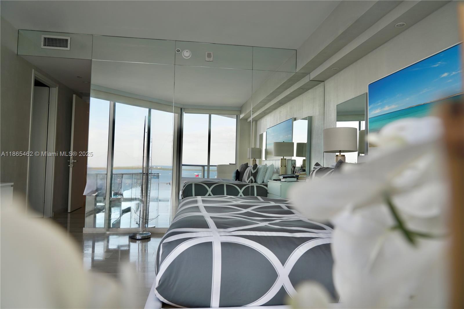 1300 Brickell Bay Dr #3701, Miami FL 33131