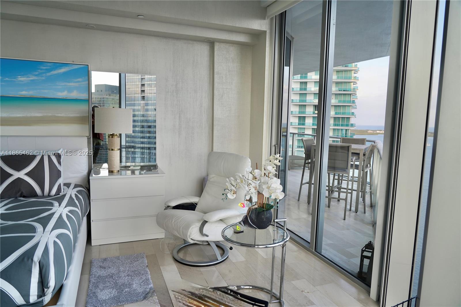 1300 Brickell Bay Dr #3701, Miami FL 33131