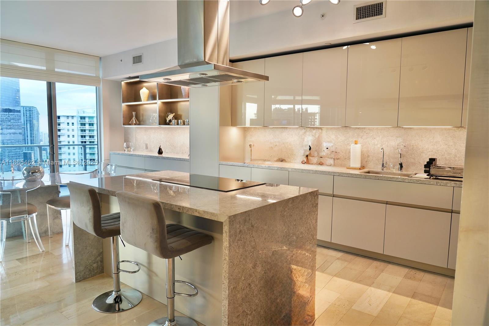 1300 Brickell Bay Dr #3701, Miami FL 33131