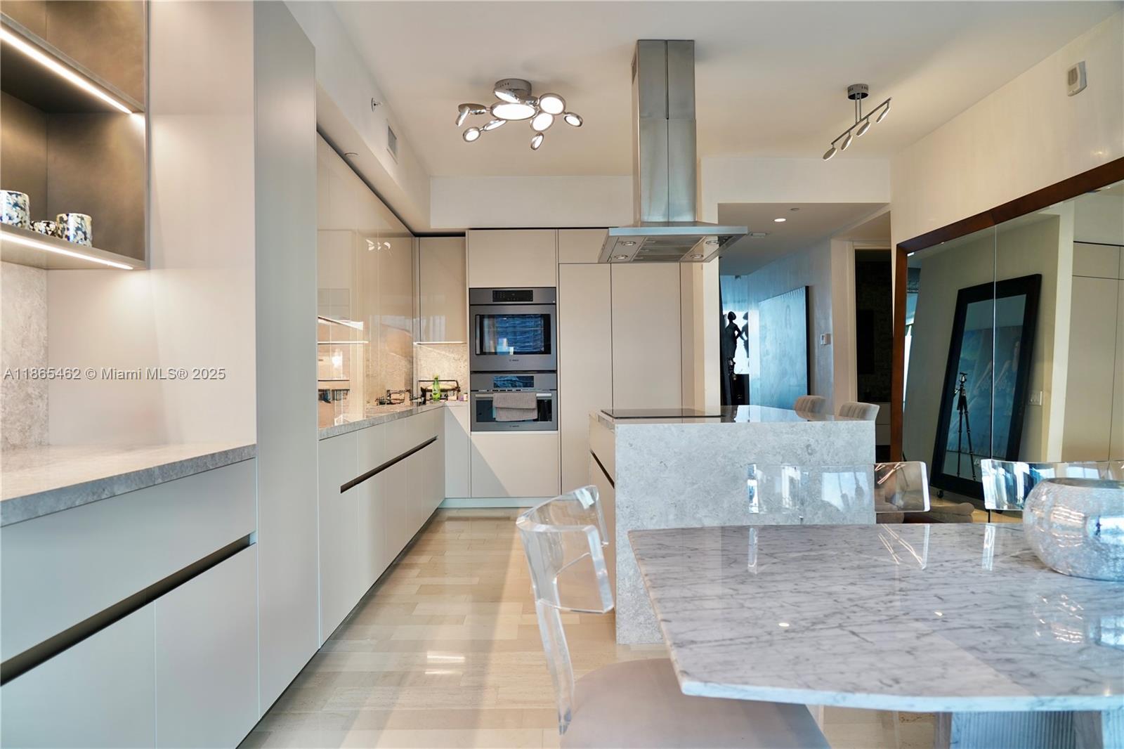 1300 Brickell Bay Dr #3701, Miami FL 33131