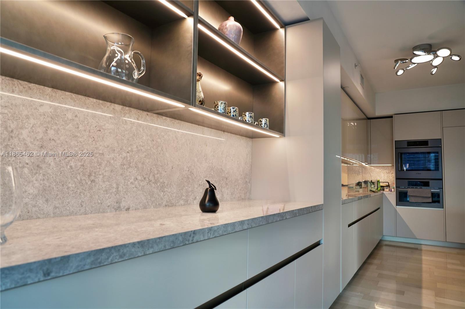 1300 Brickell Bay Dr #3701, Miami FL 33131