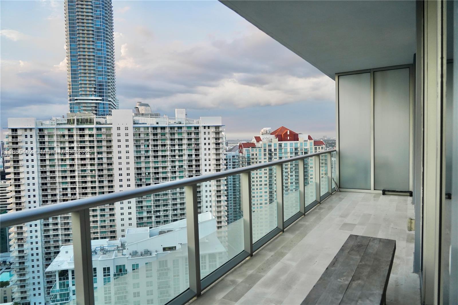 1300 Brickell Bay Dr #3701, Miami FL 33131