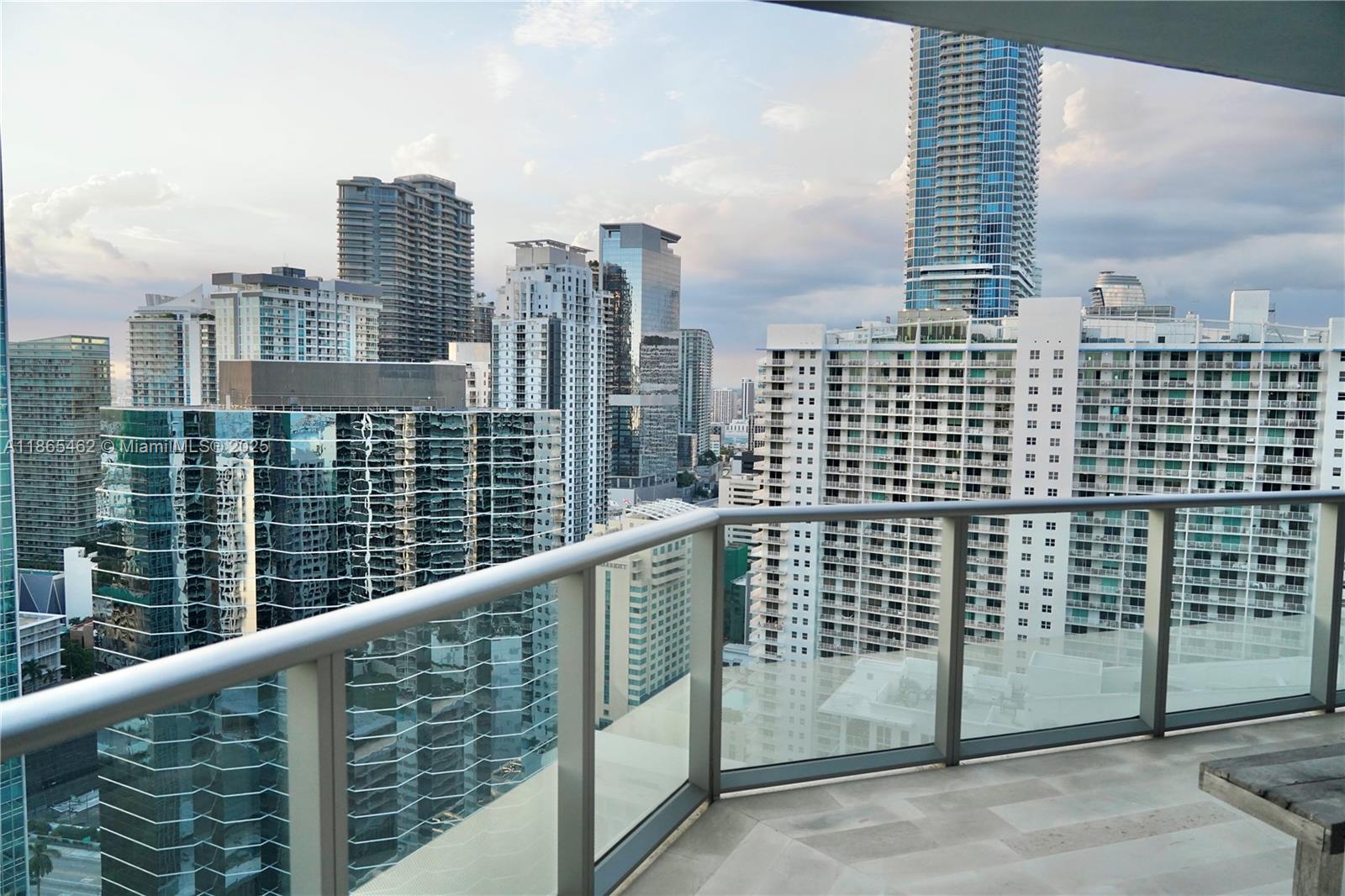 1300 Brickell Bay Dr #3701, Miami FL 33131