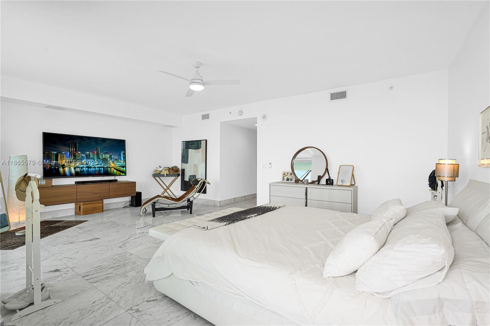 3951 S Ocean Dr #1901, Hollywood FL 33019