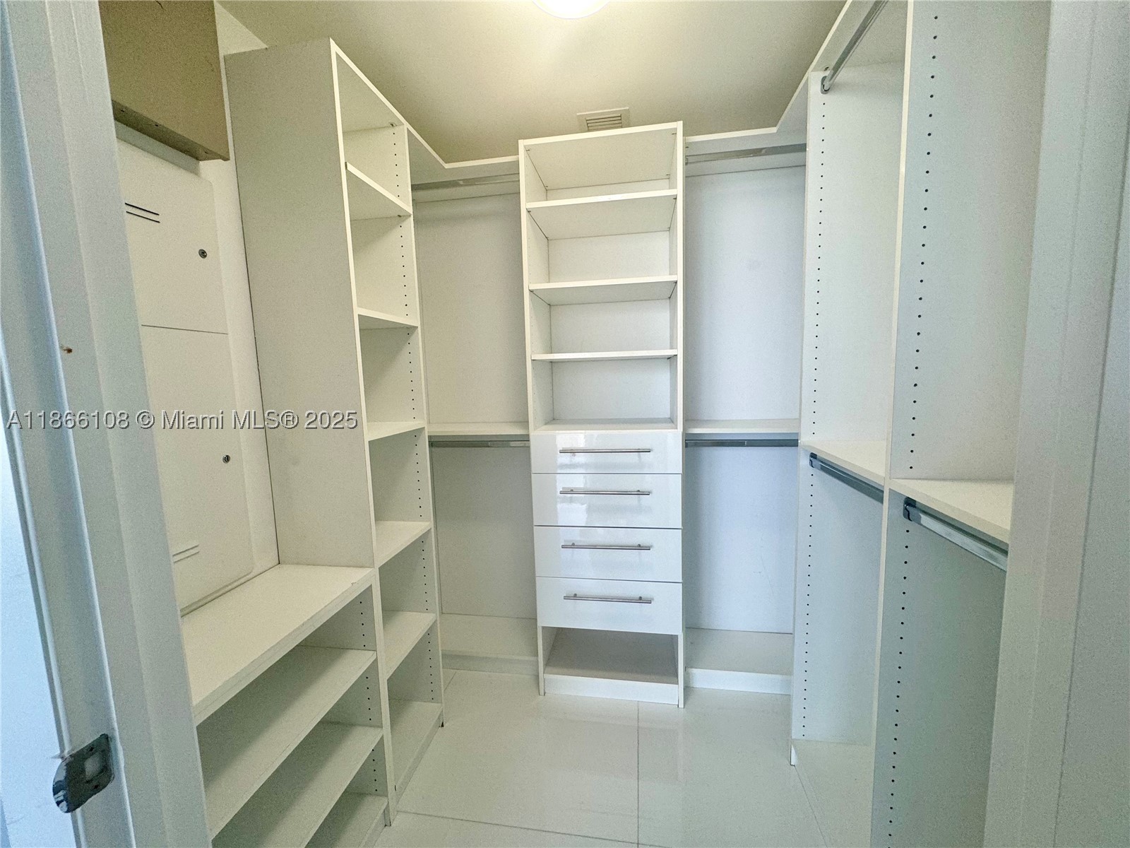 495 Brickell Ave #3504, Miami FL 33131