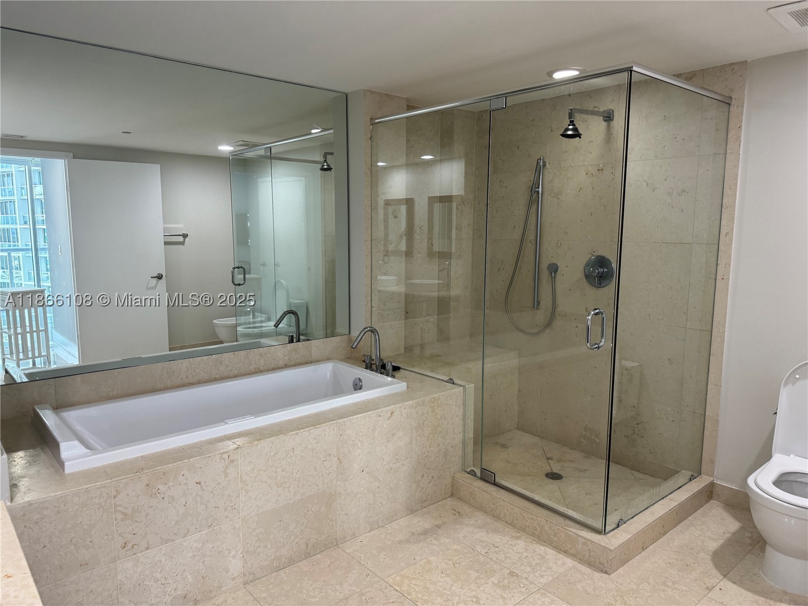 495 Brickell Ave #3504, Miami FL 33131
