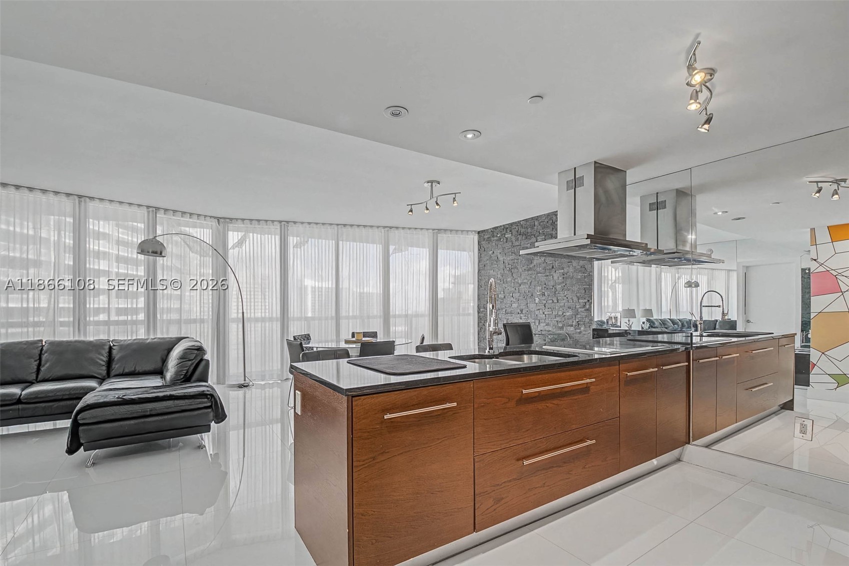 495 Brickell Ave #3504, Miami FL 33131