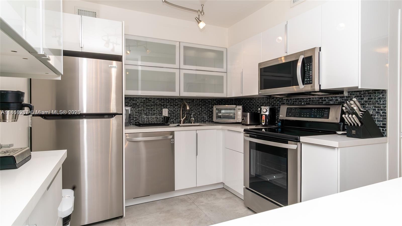 5161 Collins Ave #811, Miami Beach FL 33140
