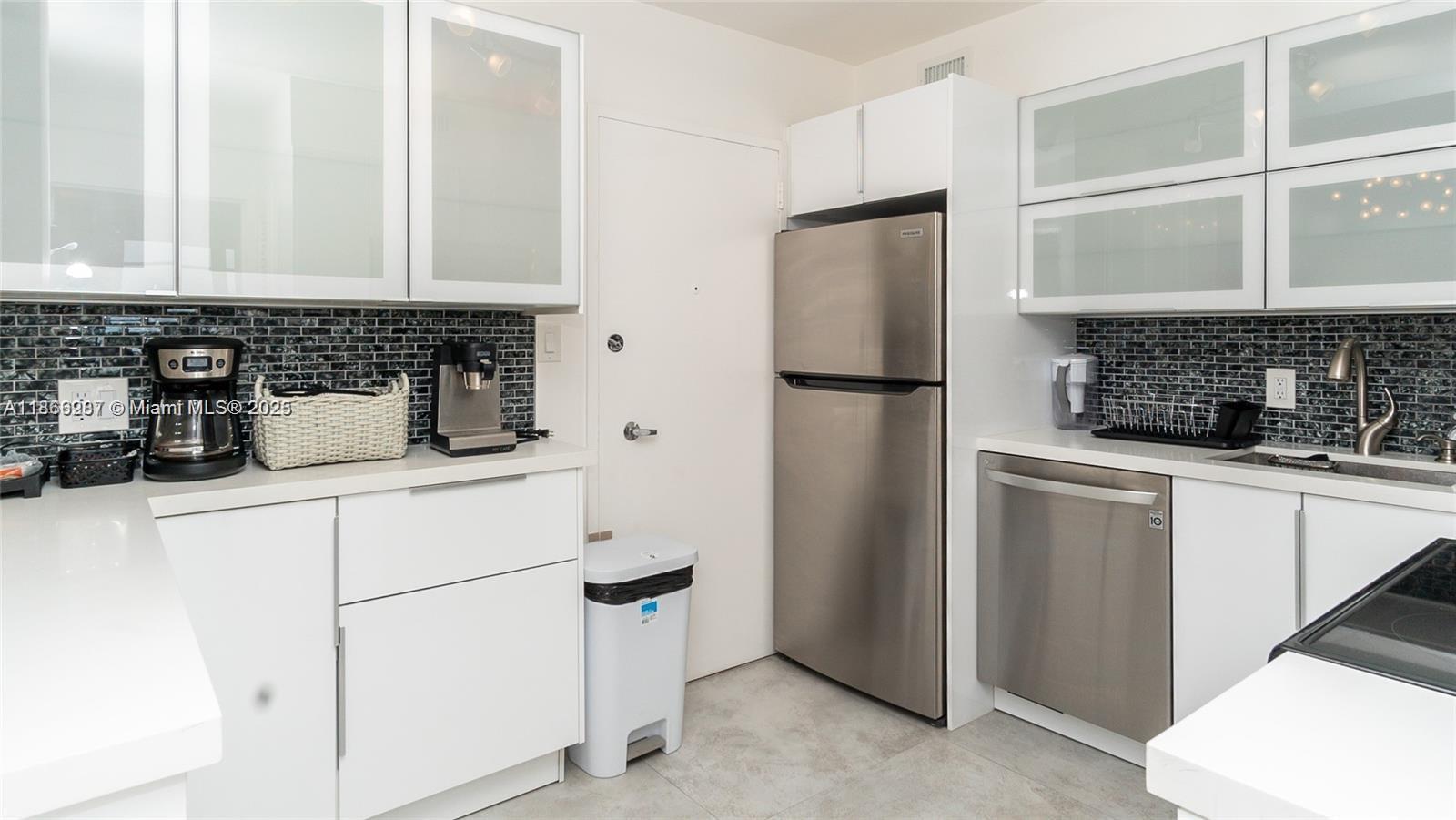 5161 Collins Ave #811, Miami Beach FL 33140