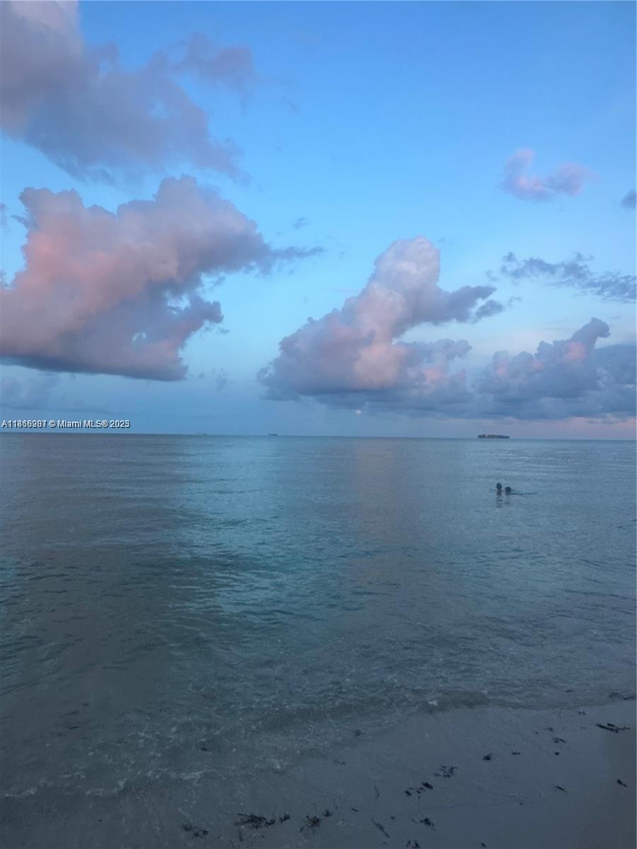 5161 Collins Ave #811, Miami Beach FL 33140