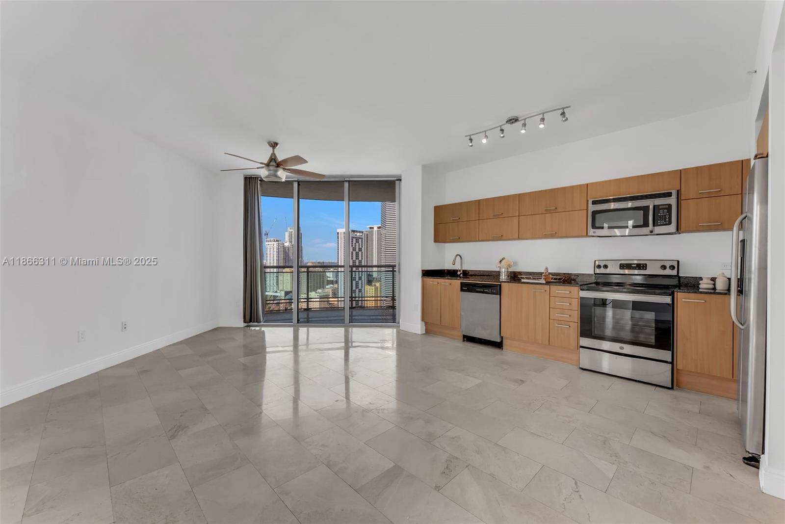 350 S Miami Ave #3013, Miami FL 33130