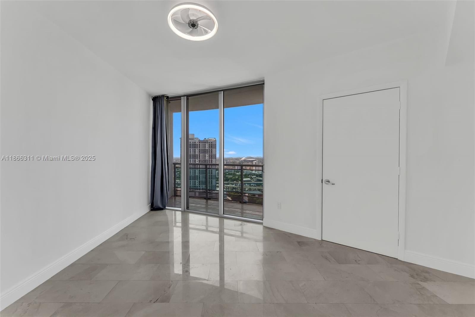 350 S Miami Ave #3013, Miami FL 33130