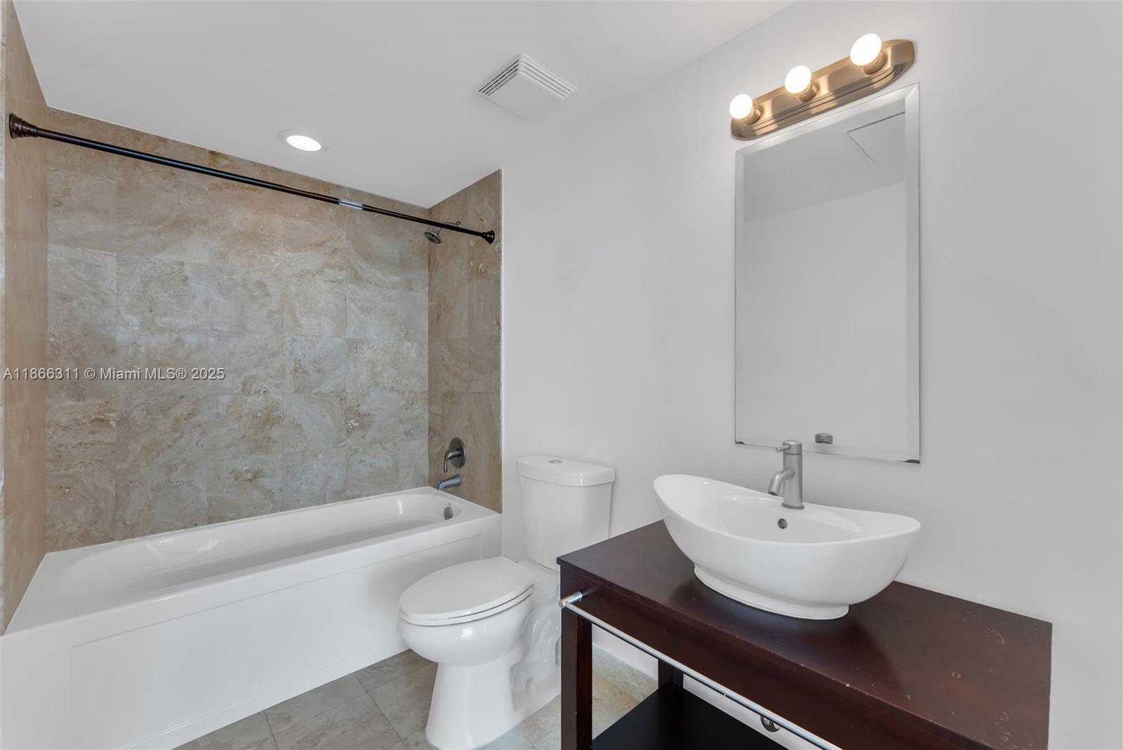 350 S Miami Ave #3013, Miami FL 33130