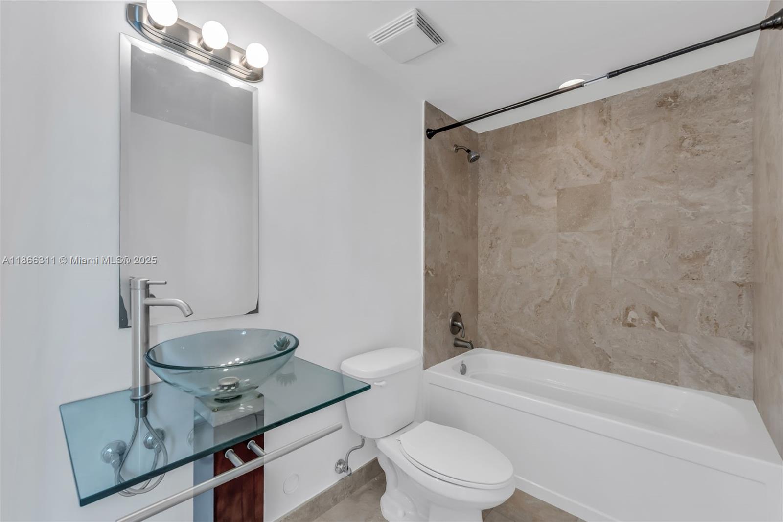 350 S Miami Ave #3013, Miami FL 33130